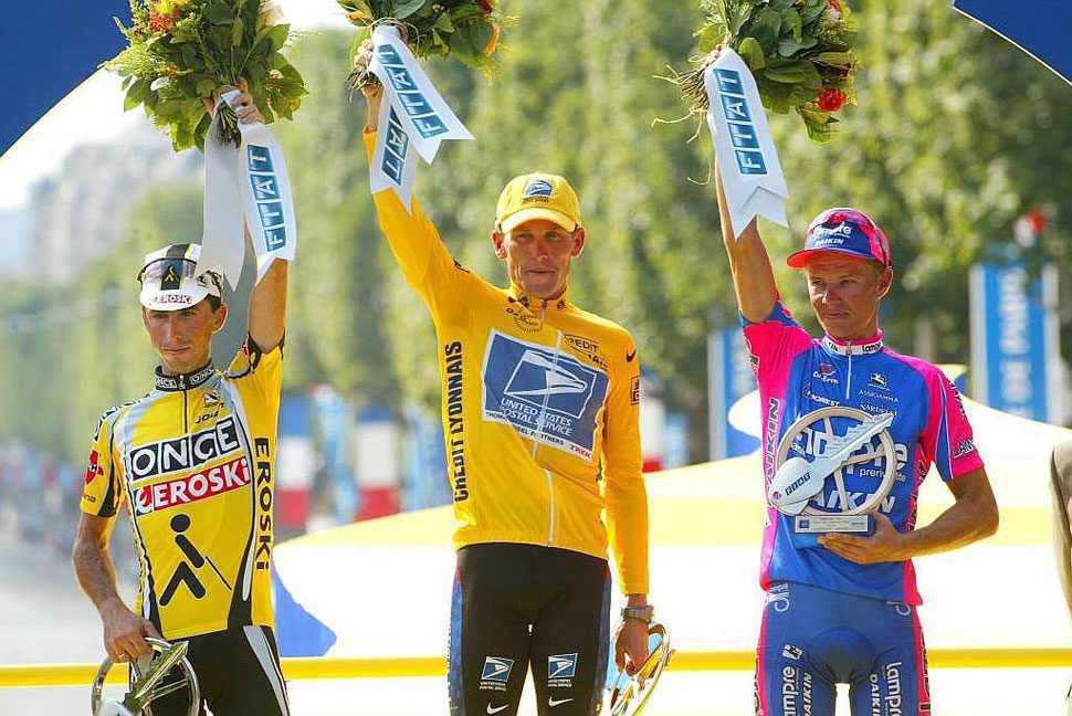 Joseba Beloki en el podium del París.