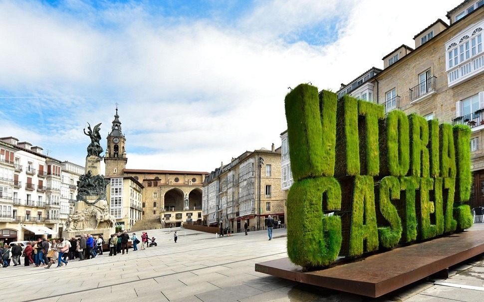 Plaza de la Virgen Blanca