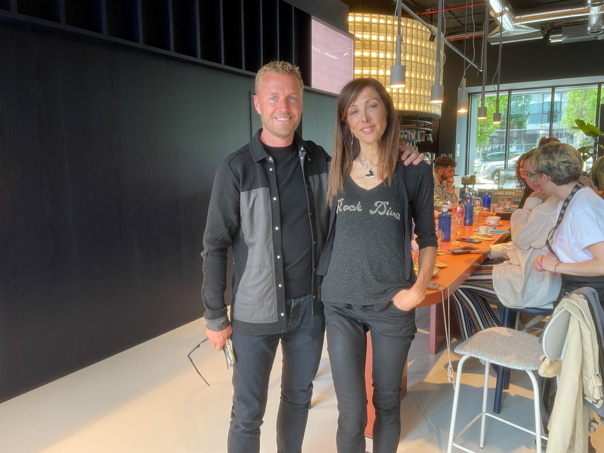 Beatriz Garrido y Charlie MacGregor, Fundador y CEO de The Social Hub.