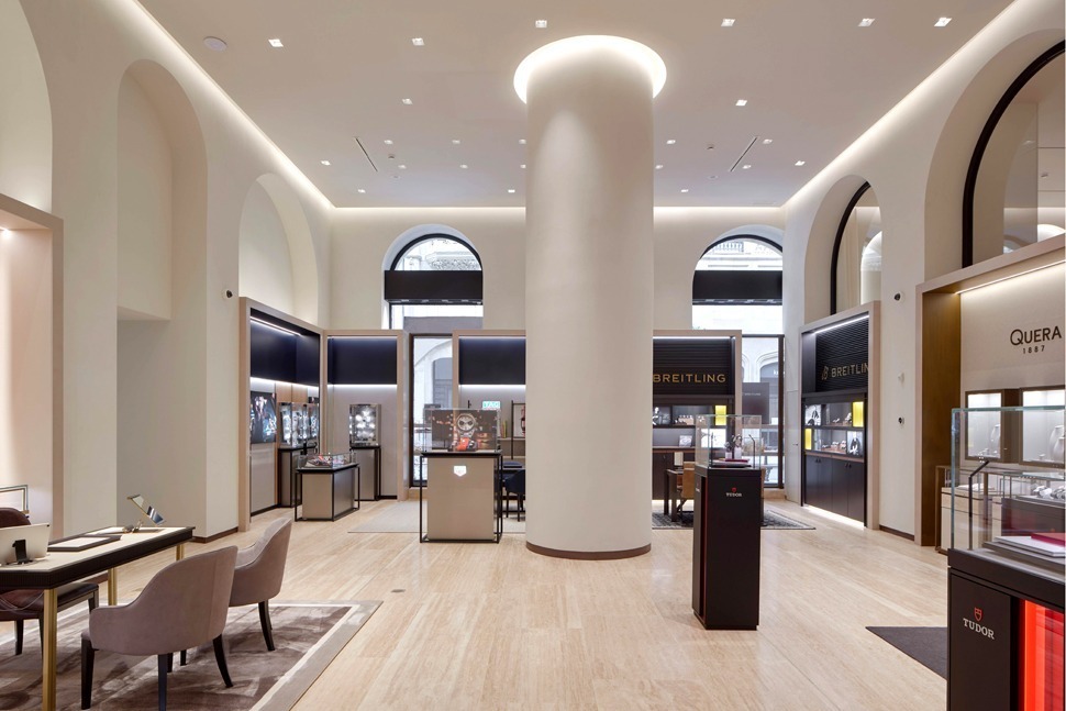 Interior de la tienda QUERA de San Sebastián.