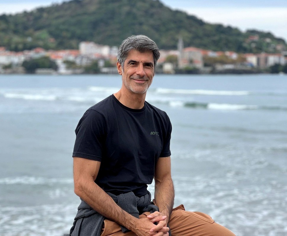 Jorge Fernández en la playa de Laida.