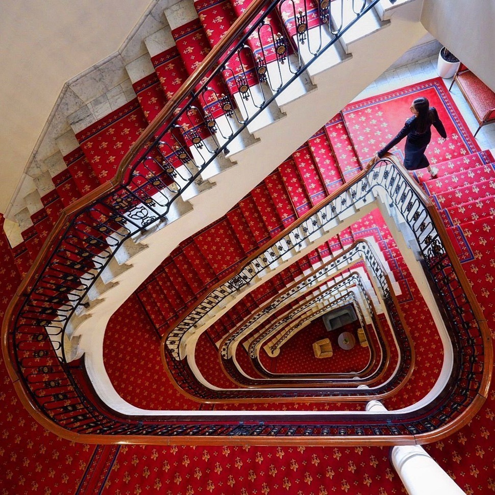 Escalera Roja