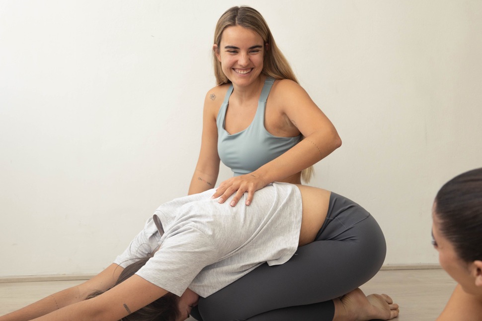 Rita Zubia en clase de yoga.