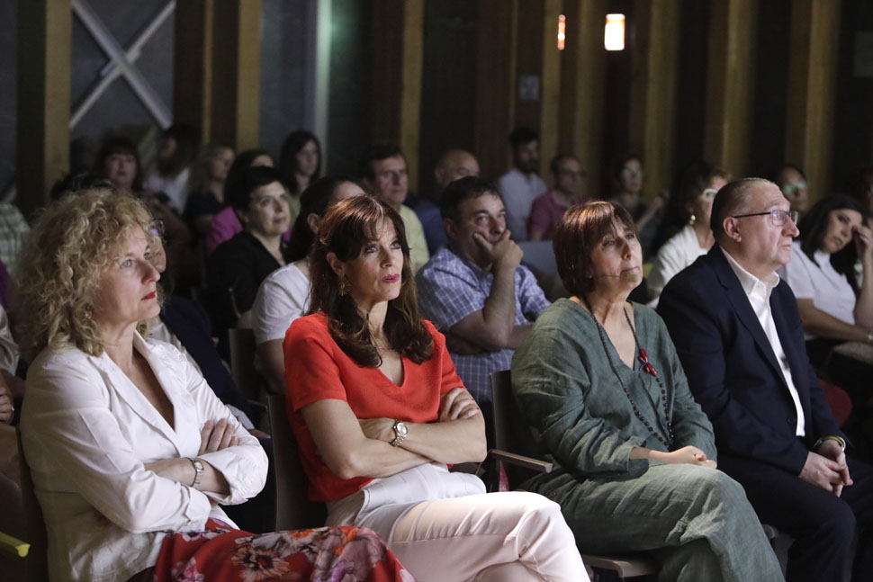 La Diputada foral de Empleo, Comercio y Turismo, Cristina González; la alcaldesa de Vitoria-Gasteiz, Maider Etxebarria, la directora de Turismo y Hostelería del Gobierno Vasco, Clara Navas y el director foral de Turismo, Felipe García.